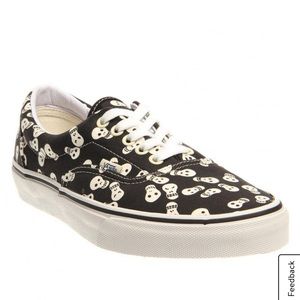 vans slip on skull shoes